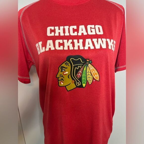 NHL CHICAGO BLACKHAWKS HOCKEY DRI-FIT TSHIRT MENS SIZE MEDIUM - Picture 9 of 9